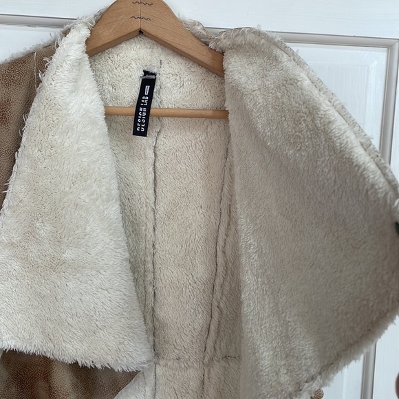 Design Labs || Lord & Taylor Faux Suede & Faux Sherpa Lining Vest; Size XS - Picture 6 of 15